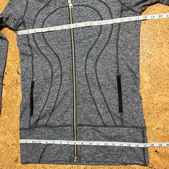 Lululemon Wm’s Stride Hoodie Long Jacket II In Heathered Black & Gray Sz 6 - Picture 12 of 15
